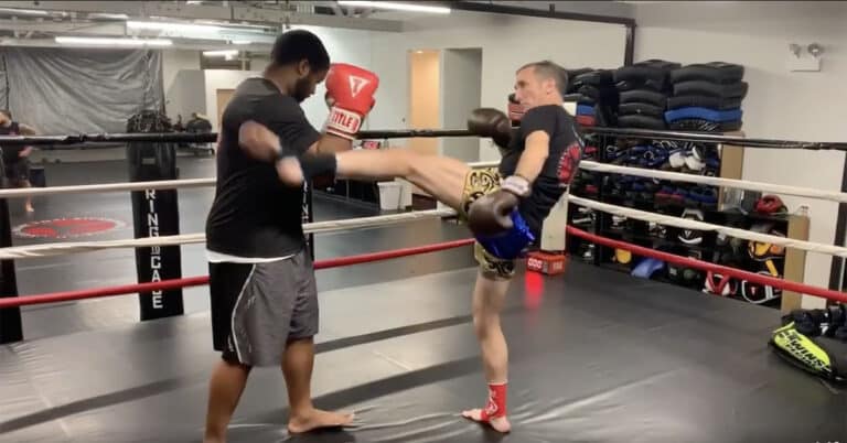 Muay Thai Switch Kick – A How to Guide from the Experts  