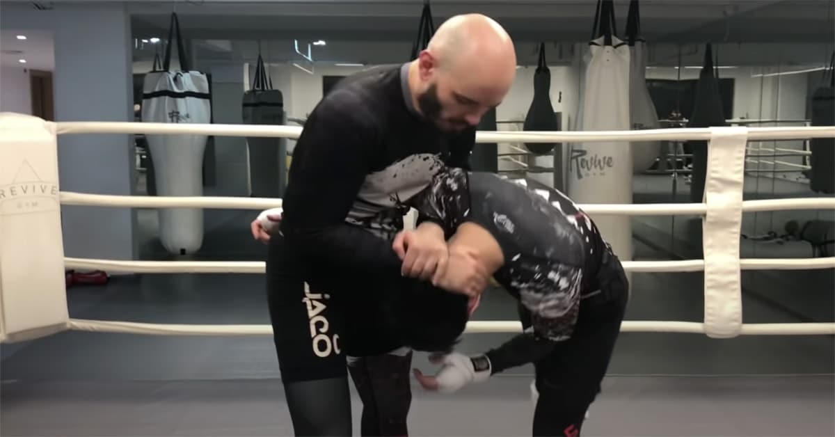 How To Use The Clinch Effectively In Boxing