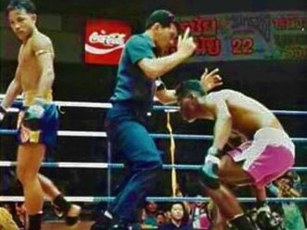 Anantasak Panyuthapum vs Singdam O Aukritt 2 - October 15th, 1993 - Lumpinee Stadium (TKO R5)