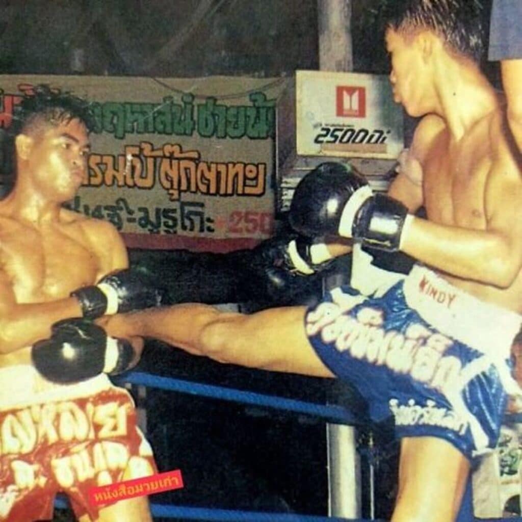 boonlai sor thanikul vs somluck khamsing muay thai legends