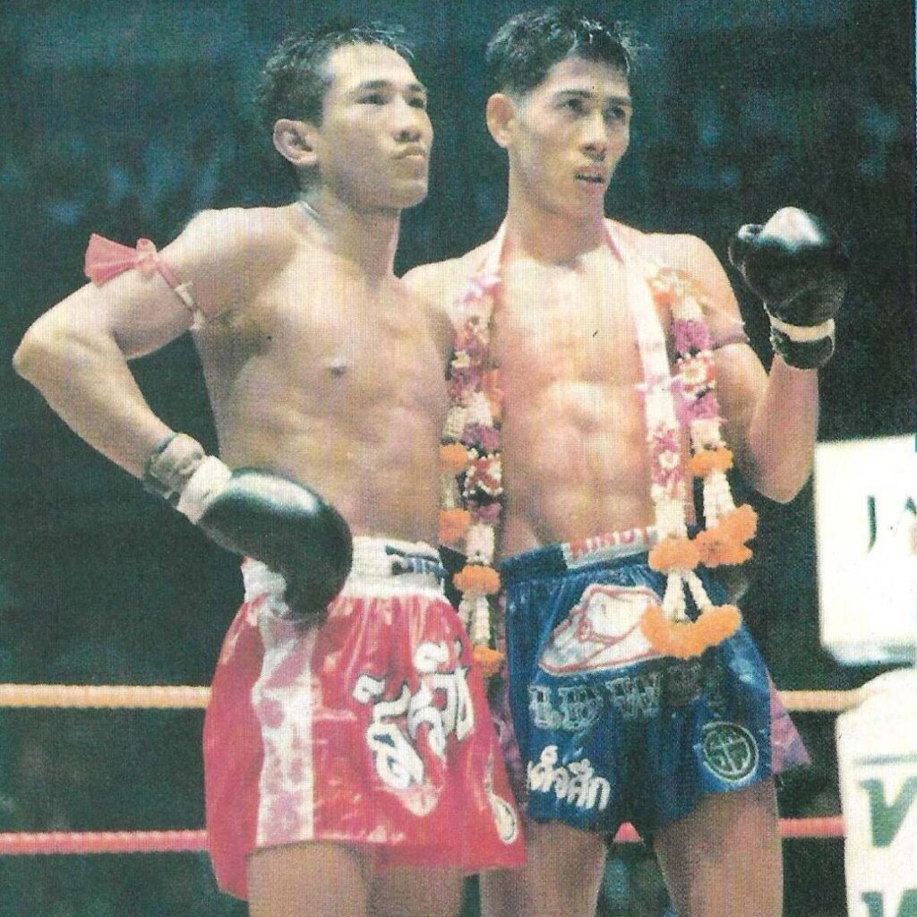 Chamuekpet Chorchamuang vs Padetsuek Kiatsamran (1991) | Best Muay Thai Fights