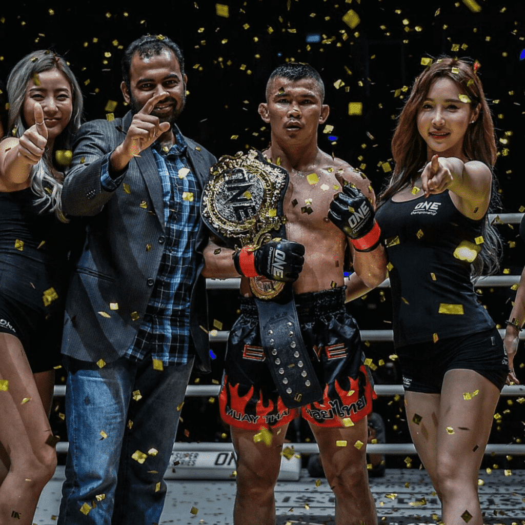 Nong-O becomes the inaugural ONE Bantamweight Muay Thai World Champion by defeating Han Zihao