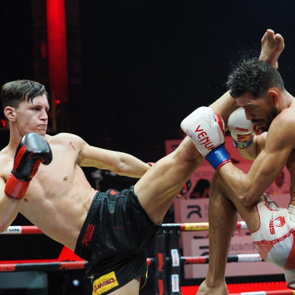 Joe Ryan (left) vs Reza Ahmadnezhad