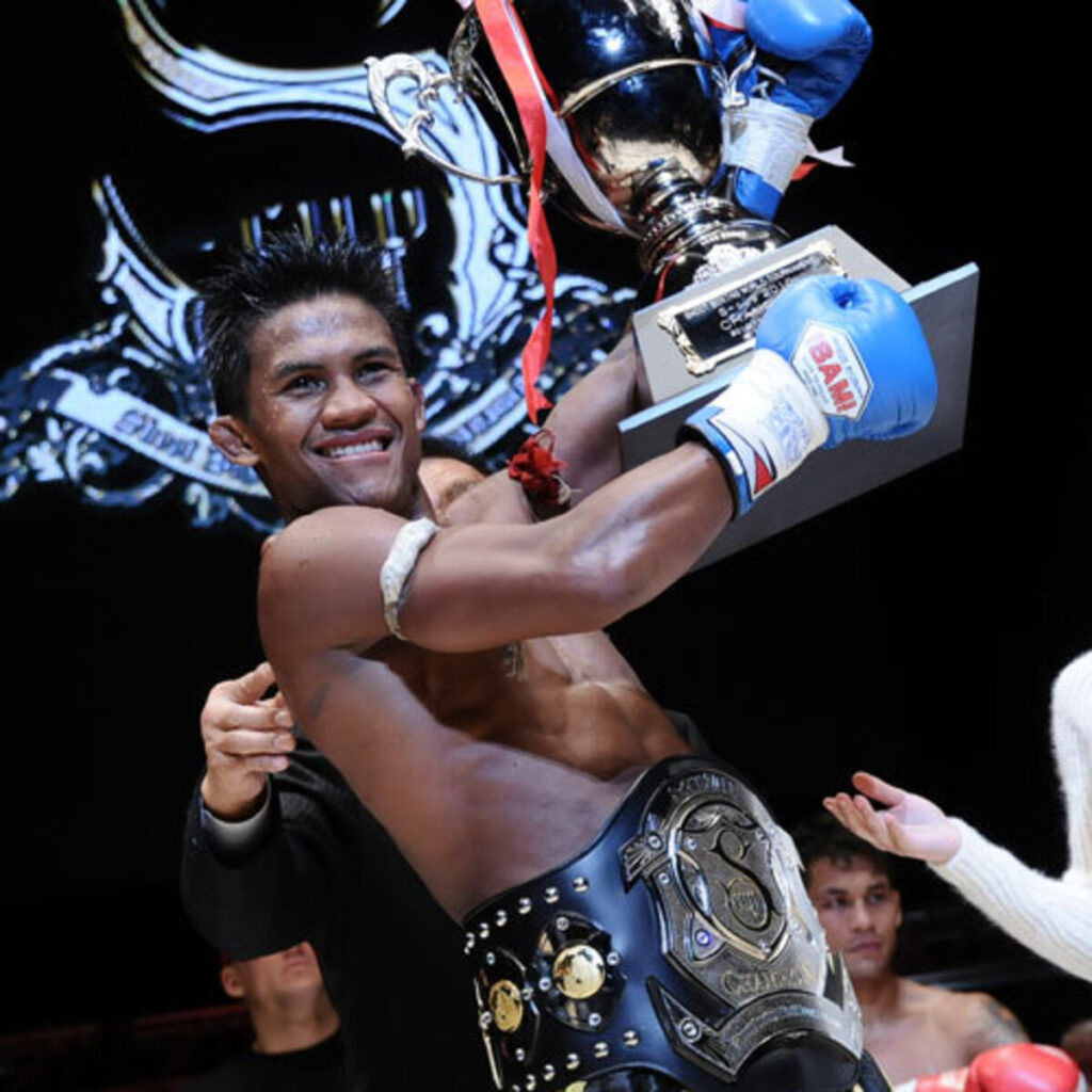 Buakaw Banchamek - Shoot Boxing S-Cup Champion 2010